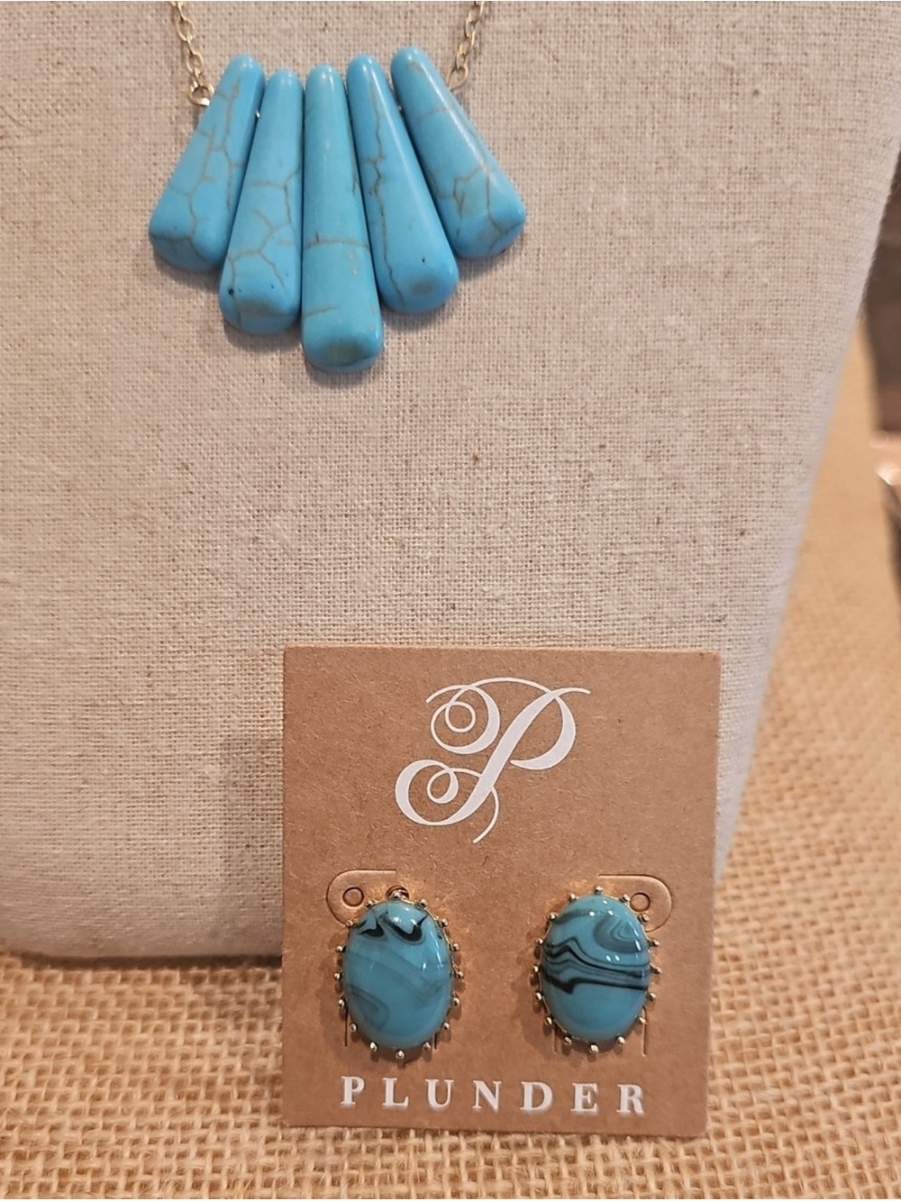 Turquoise Fan Style Necklace with Matching Stud Earrings - New